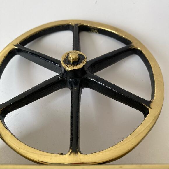Vintage Virginia Metal Crafters 70s Brass Wagon Wheel Bookend Doorstop - Picture 6 of 6